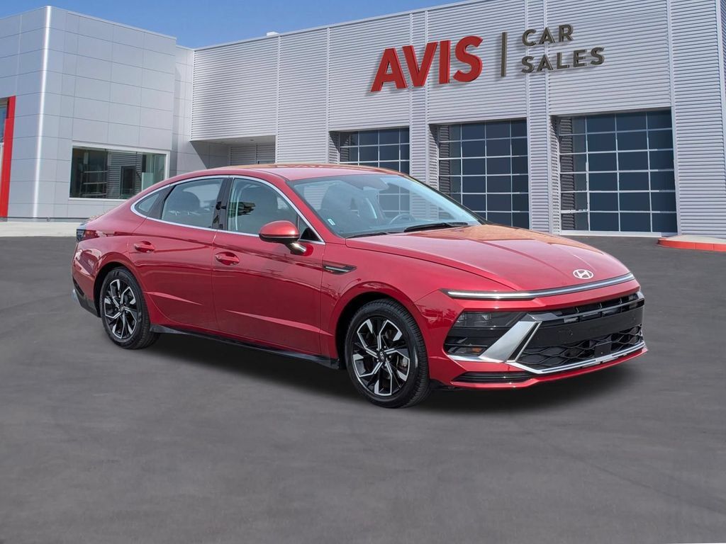 Used 2025 Hyundai Sonata SEL FWD image 3