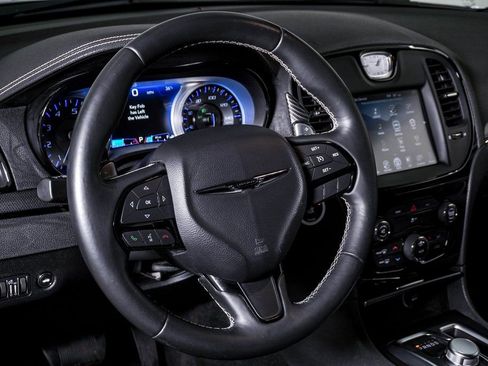 Used 2015 Chrysler 300 S image 20