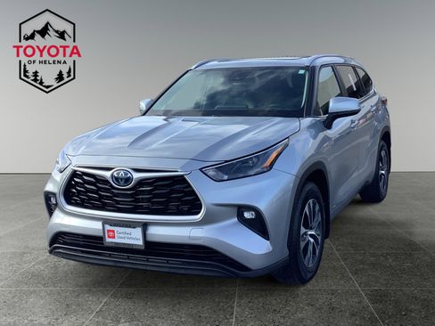 Certified 2023 Toyota Highlander XLE image 1