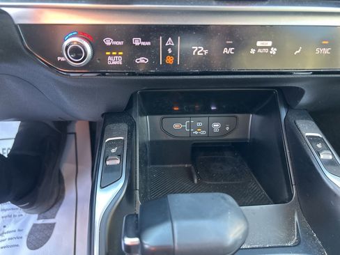 Certified 2024 Kia Sorento S w/ Panoramic Sunroof Package image 19