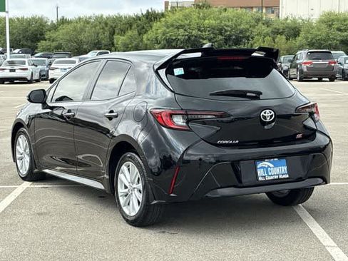 Used 2026 Toyota Corolla SE FWD image 4