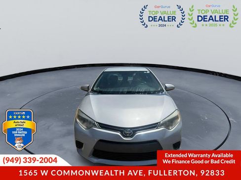 Used 2016 Toyota Corolla LE FWD image 2