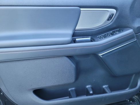 Used 2025 Ford Expedition Active image 16