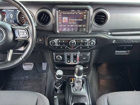 Used 2022 Jeep Wrangler Sport AWD/4WD image 19