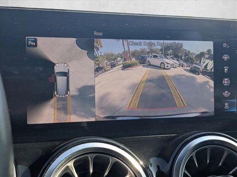 Certified 2022 Mercedes-Benz GLB 250 image 13