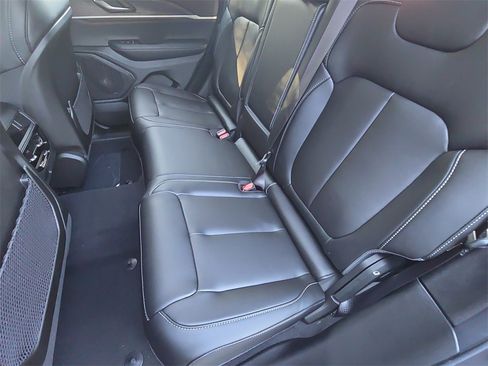 New 2025 Jeep Grand Cherokee Limited image 15