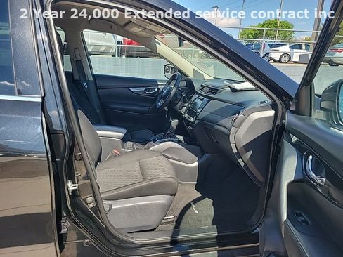 Used 2019 Nissan Rogue SV image 17