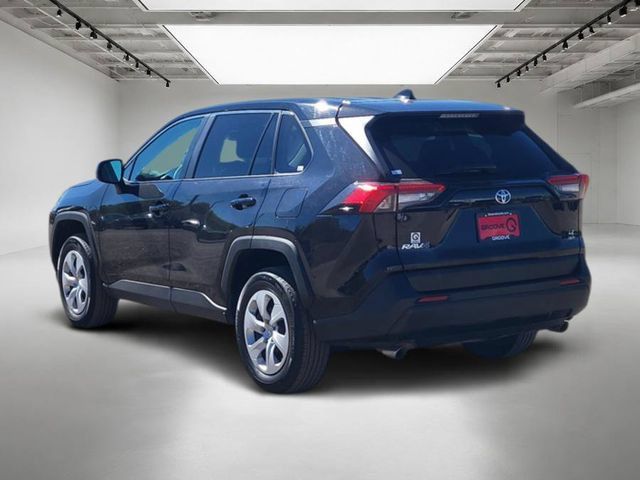 Used 2025 Toyota RAV4 LE AWD/4WD image 3
