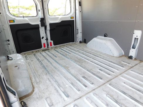 Used 2018 Ford Transit 150 130 Low Roof RWD image 23