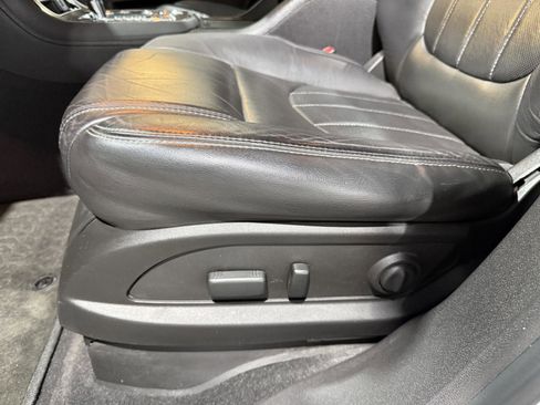 Used 2015 GMC Acadia Denali AWD/4WD image 19
