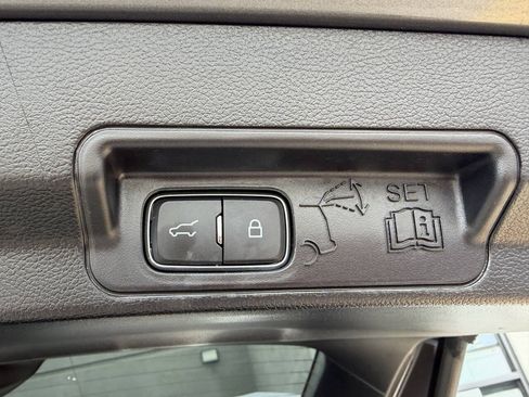 Used 2022 Ford Explorer ST AWD/4WD image 34