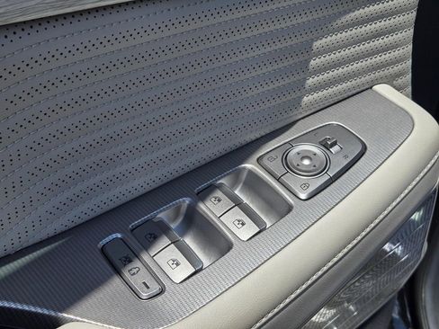 Certified 2025 Hyundai Palisade Calligraphy FWD image 15