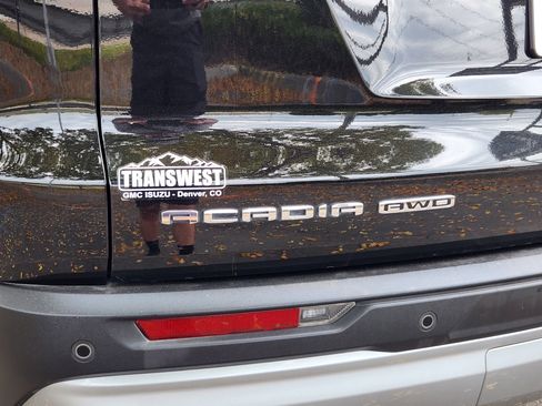 Used 2025 GMC Acadia Elevation image 14