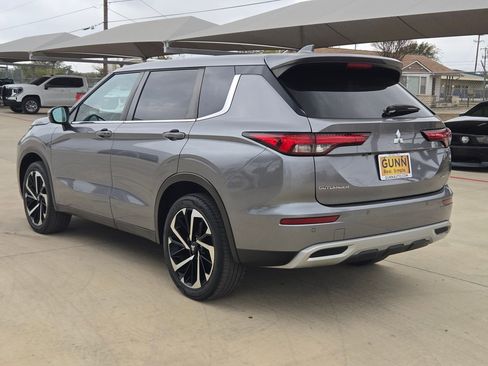 Used 2022 Mitsubishi Outlander SE image 5