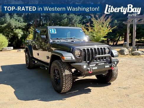Used 2023 Jeep Gladiator Sport AWD/4WD image 4