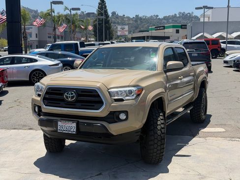 Used 2018 Toyota Tacoma SR5 RWD image 5