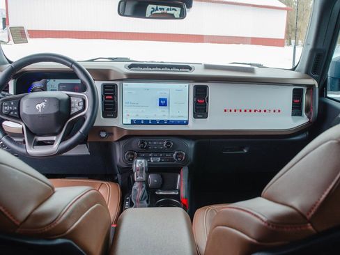 Used 2023 Ford Bronco Heritage Edition image 33