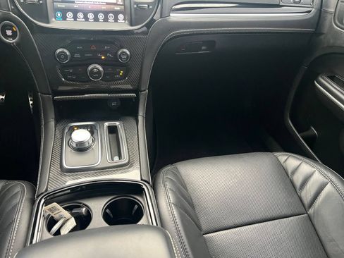 Used 2023 Chrysler 300 C RWD image 32