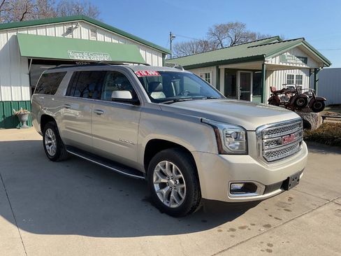 Used 2015 GMC Yukon XL SLT w/ Open Road Package AWD/4WD image 6