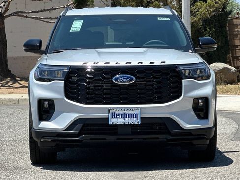 New 2026 Ford Explorer ST-Line w/ ST-Line Street Pack RWD image 3