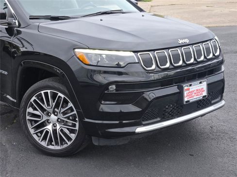 Certified 2022 Jeep Compass Limited w/ Elite Group image 2