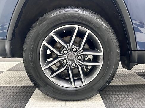 Certified 2019 Jeep Grand Cherokee Limited w/ Luxury Group II AWD/4WD image 8
