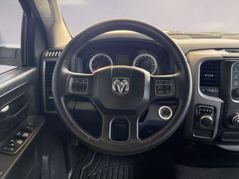 Used 2015 RAM 1500 Express RWD image 12