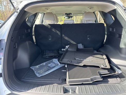 New 2026 Hyundai Tucson Blue SE image 14