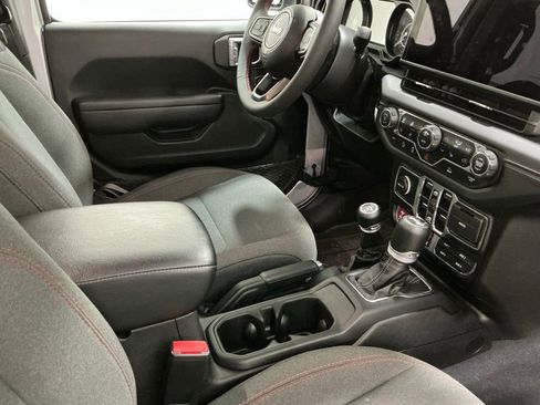 Used 2024 Jeep Wrangler Rubicon w/ XTREMEE 35" Tire Package image 31