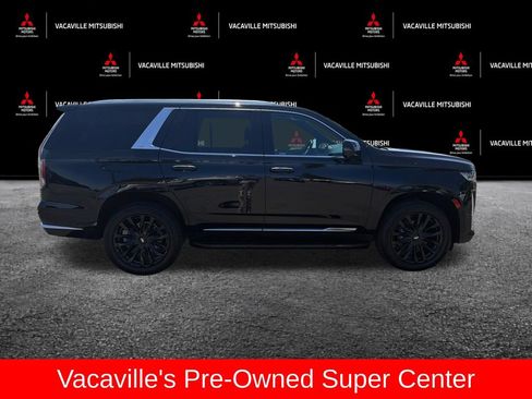 Used 2023 Cadillac Escalade Premium Luxury AWD/4WD image 3