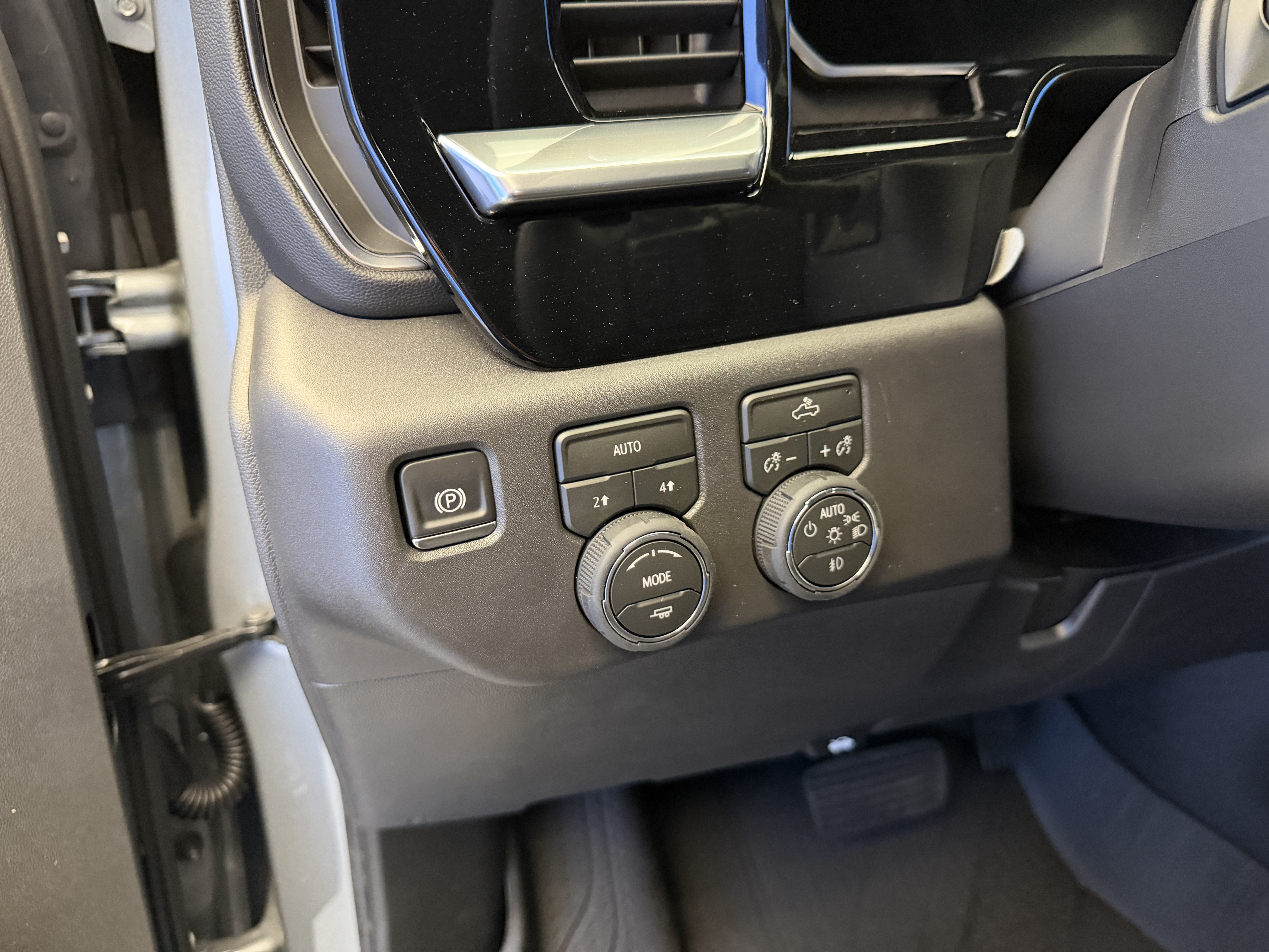 New 2026 Chevrolet Silverado 1500 RST w/ All Star Edition Plus AWD/4WD image 15