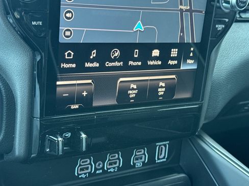 New 2026 RAM 1500 Laramie AWD/4WD image 19