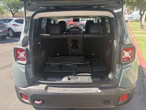 Used 2017 Jeep Renegade Trailhawk image 18