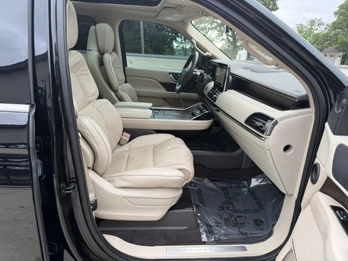 Used 2018 Lincoln Navigator L Reserve w/ Technology Package AWD/4WD image 52