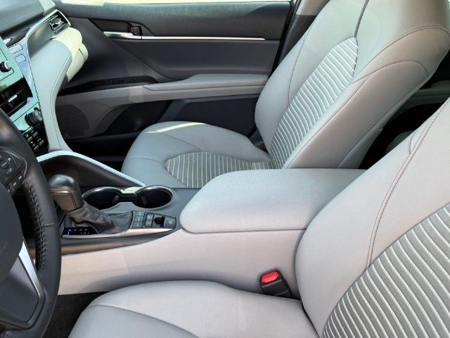 Used 2022 Toyota Camry SE FWD image 13