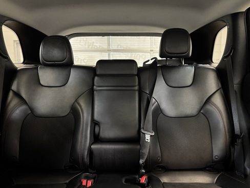 Used 2019 Jeep Cherokee Trailhawk w/ Cold Weather Group image 13