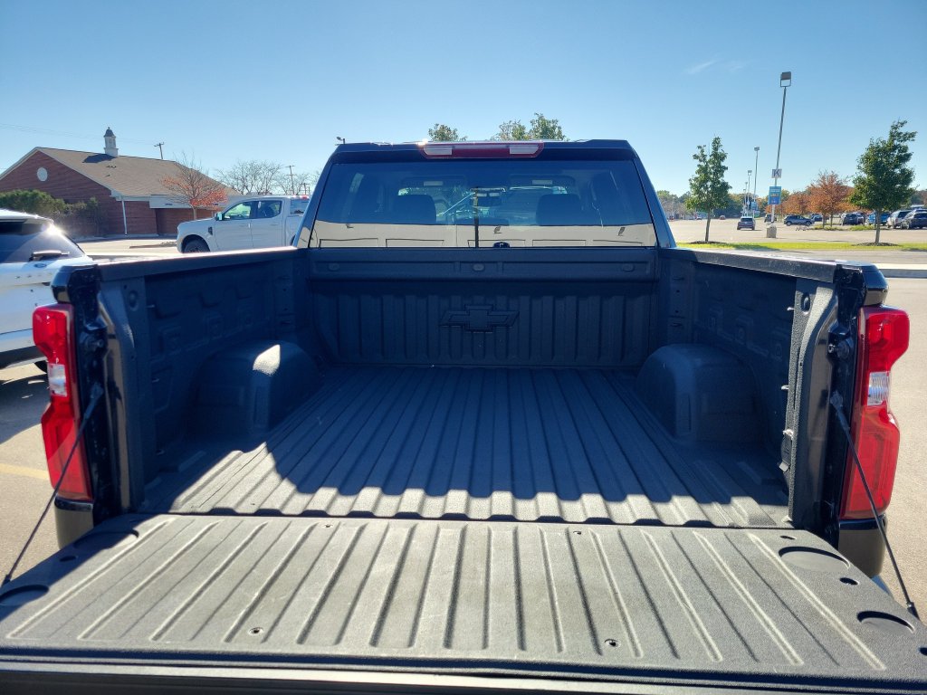 Used 2023 Chevrolet Silverado 1500 RST w/ Max Trailering Package AWD/4WD image 8