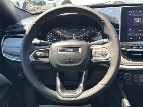 Used 2023 Jeep Compass Limited w/ Sun and Sound Group AWD/4WD image 22