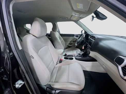 Certified 2025 Kia Soul LX FWD image 26