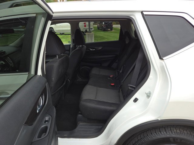Used 2018 Nissan Rogue SV FWD image 27