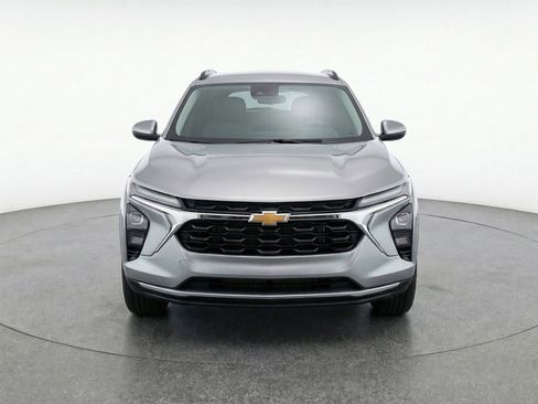 Used 2025 Chevrolet Trax LT w/ LT Convenience Package FWD image 1