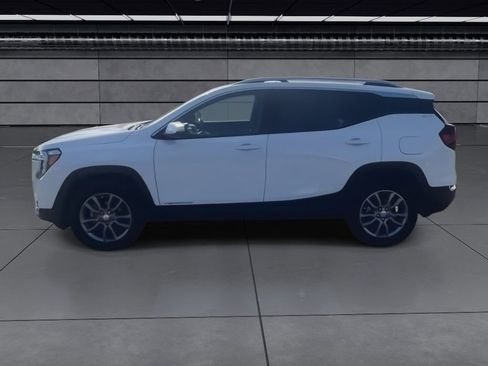 Used 2024 GMC Terrain SLT image 5