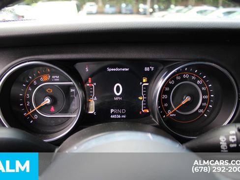Used 2021 Jeep Wrangler Unlimited Sahara AWD/4WD image 35