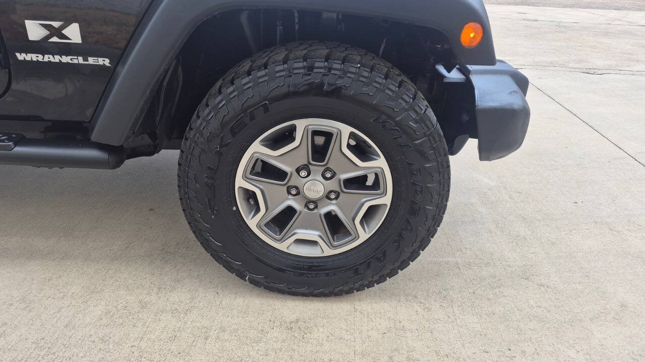 Used 2009 Jeep Wrangler X w/ Black Appearance Group AWD/4WD image 28