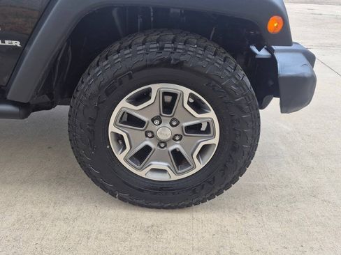Used 2009 Jeep Wrangler X w/ Black Appearance Group AWD/4WD image 28