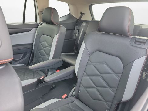 New 2026 Volkswagen Atlas Peak Edition image 12