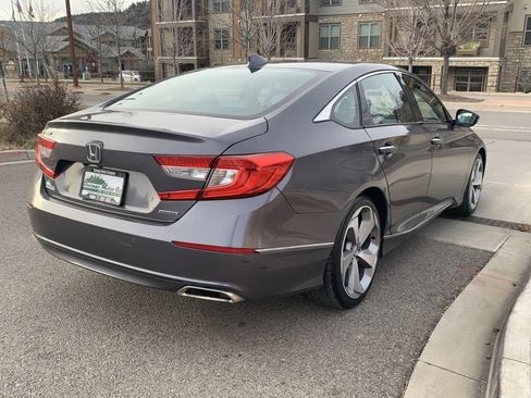 Used 2018 Honda Accord Touring image 13