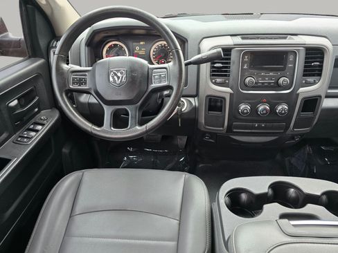 Used 2017 RAM 1500 ST RWD image 3