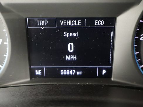 Used 2020 Chevrolet Equinox LS w/ LS Convenience Package FWD image 32