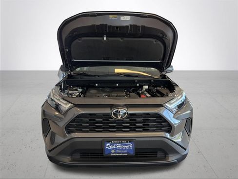 Used 2023 Toyota RAV4 LE AWD/4WD image 4